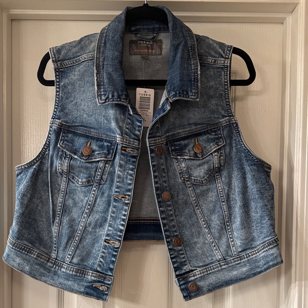 Torrid Blue Denim Vest with Button Accents NWT 1